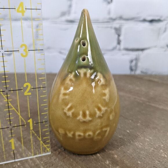 expo 67 memorabilia - ceramic salt or pepper shaker - Picture 7 of 7